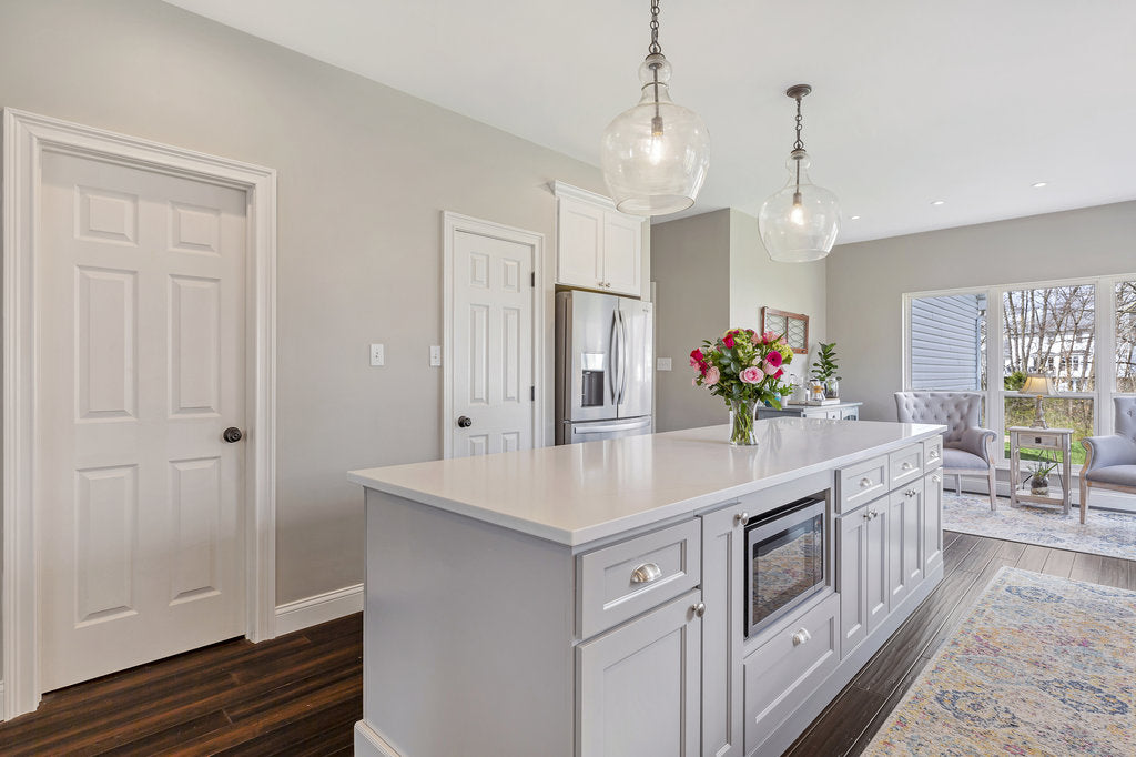 Brooklyn White Kitchen Cabinets (Sample Door)