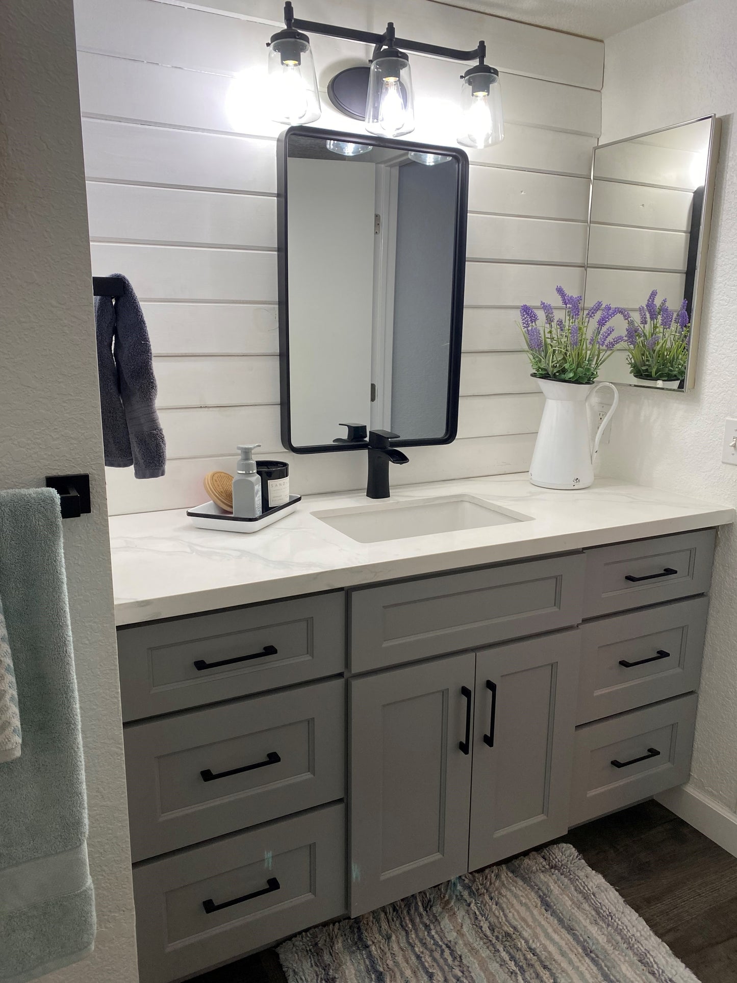 Brooklyn Gray Kitchen Cabinet (Sample Door)