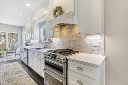 Brooklyn White Kitchen Cabinets (Sample Door)